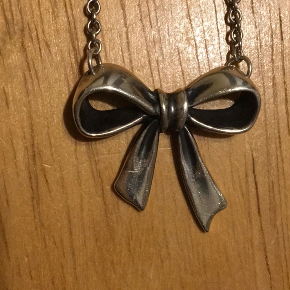 Retired James Avery Bow Necklace